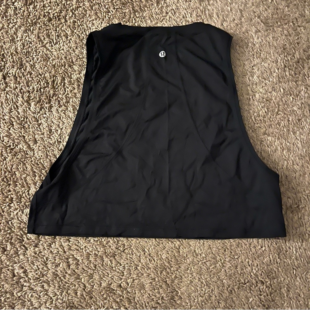 Lululemon muscle love mesh crop
